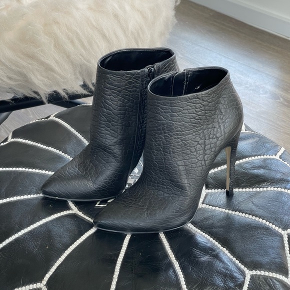Sexy and Timeless Genuine Leather Aldo Booties - Picture 5 of 5